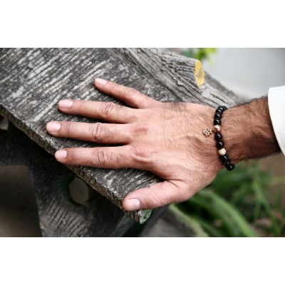 Swastik Bracelet in 14k Gold with Diamonds 